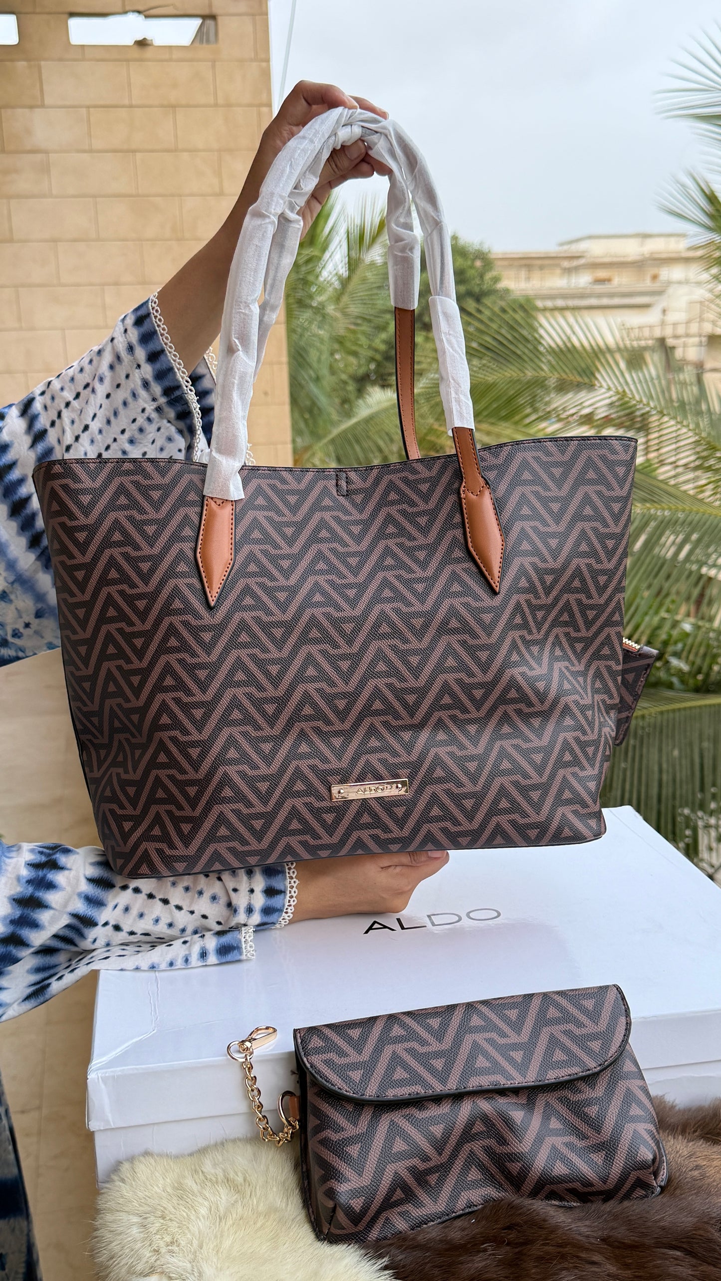 Aldo Tote-With Card Wallet & Pouch-With Box-Master Series