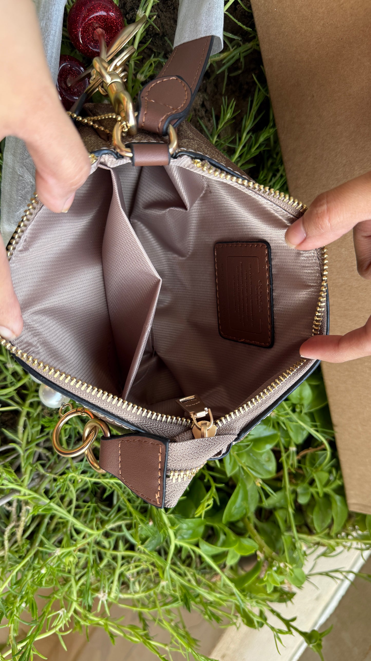 Coach Nolita 19 All inclusive Box Set-Master Series