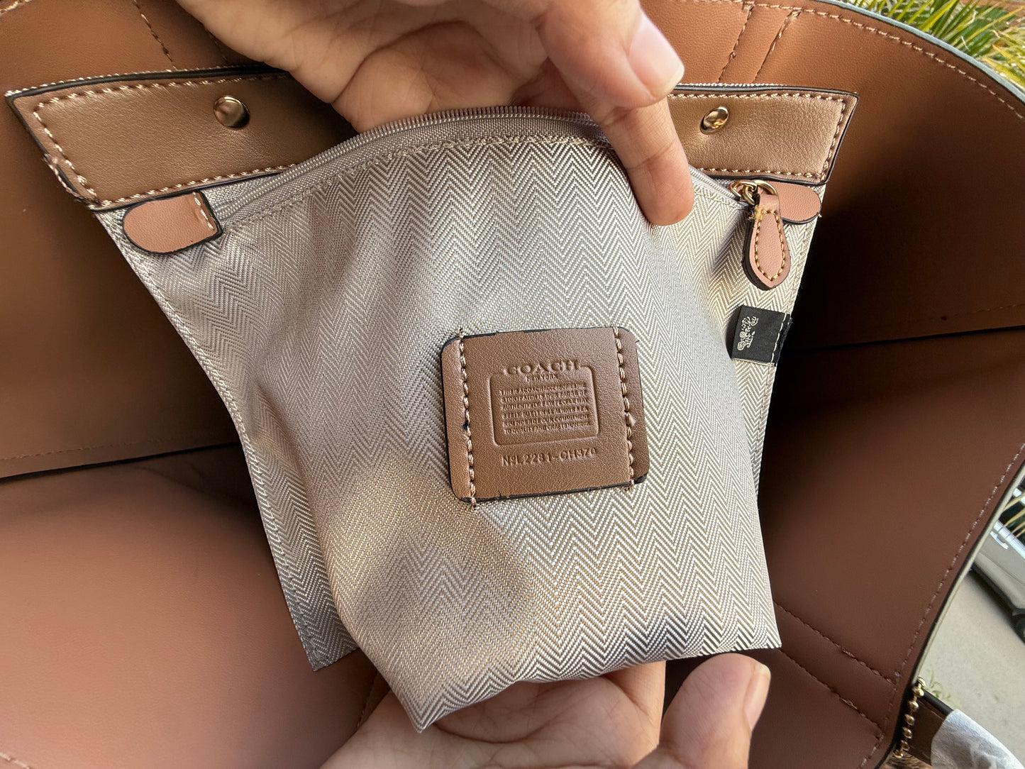 Coach North Tote Bag 32-Master Series