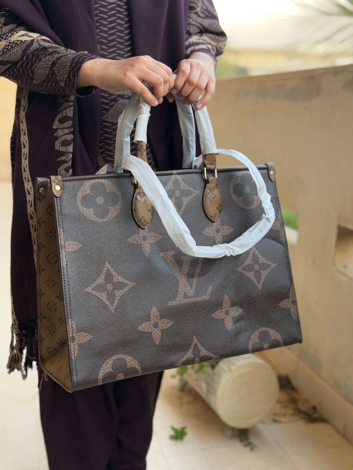 Louis Vuitton on the go Standard Basic Quality.