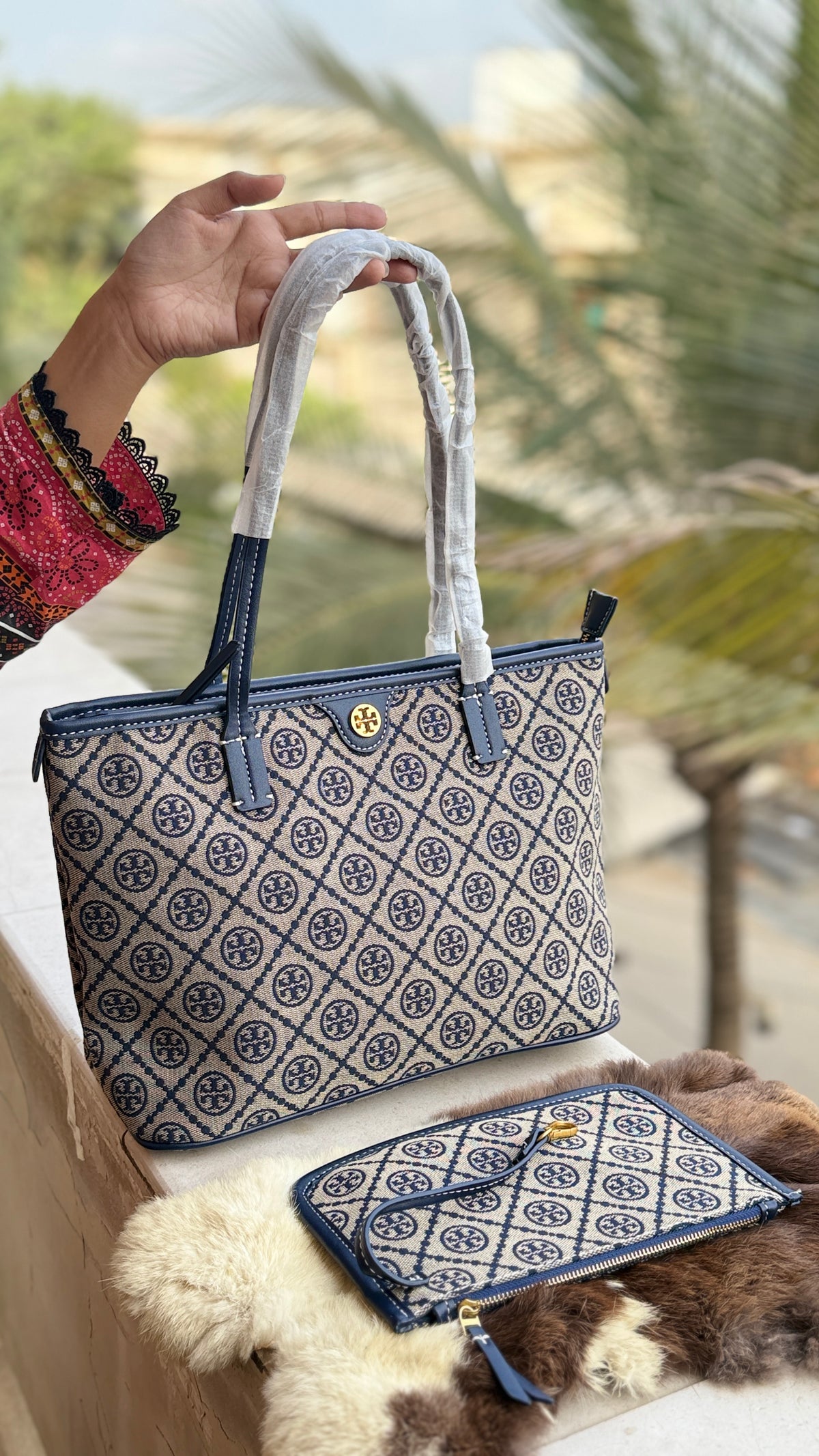 Tory Burch T Monogram Tote-Master Plus Series With Pouch