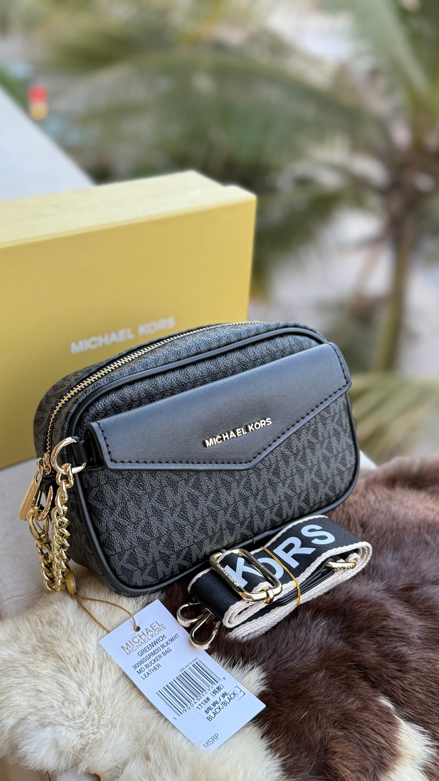 Michael Kors Crossbody With Detachable Wallet.