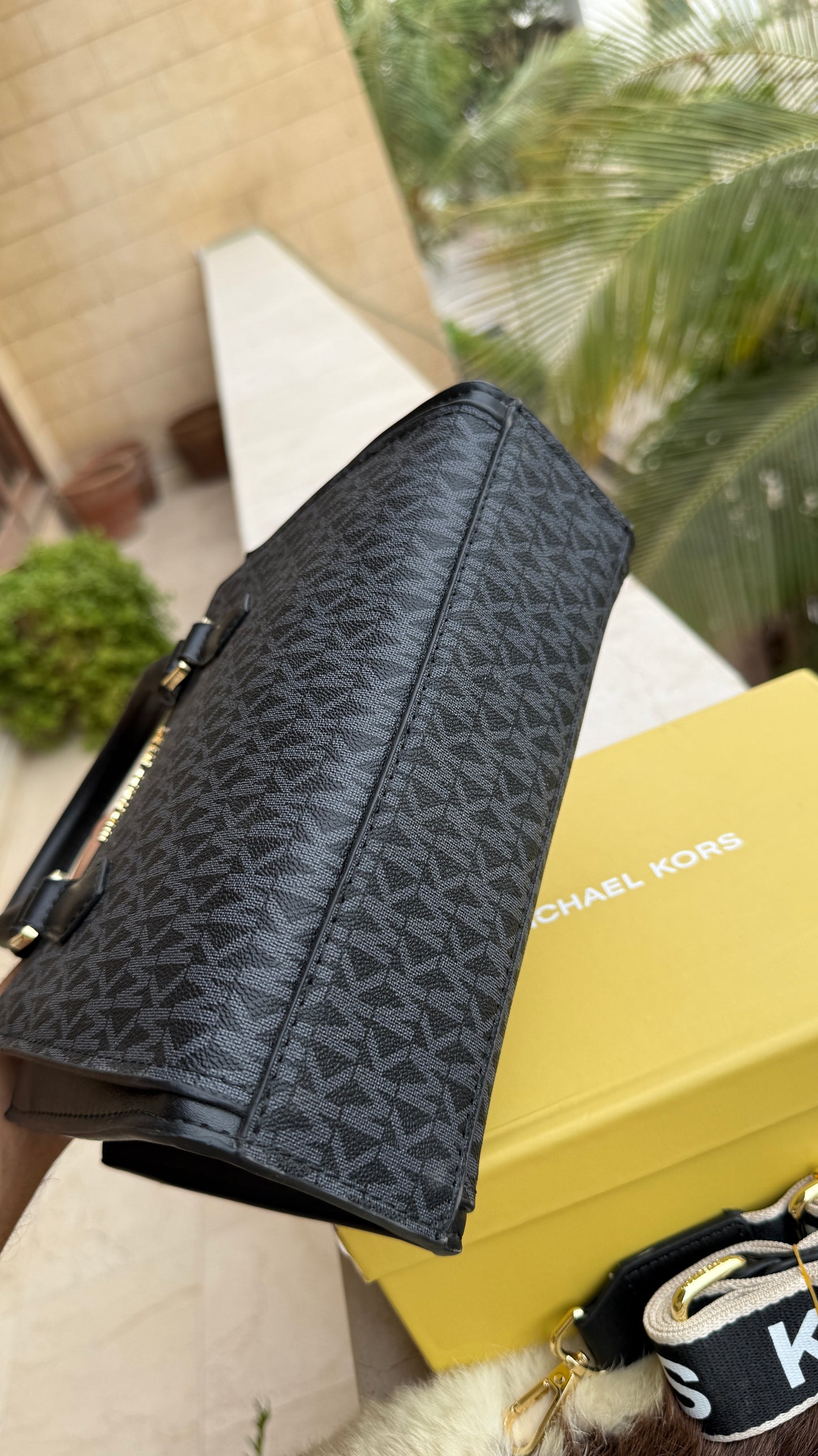 Michael Kors Satchel Small-With box-Master Series