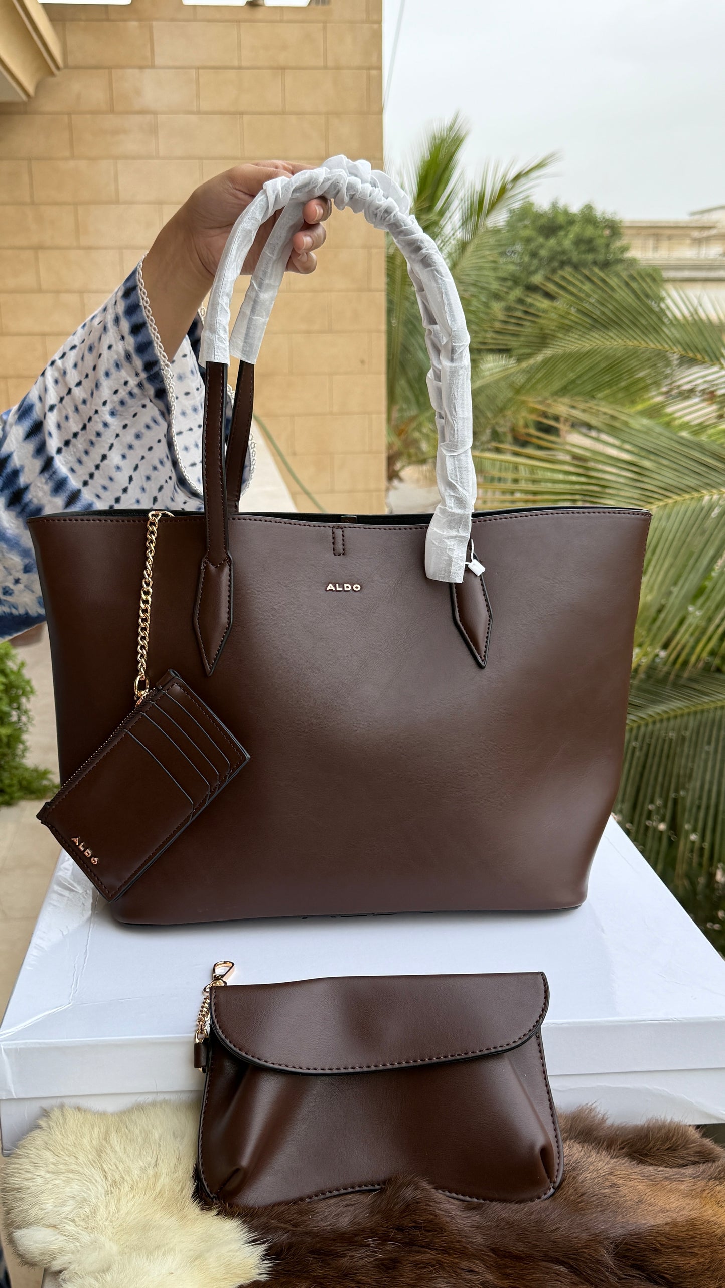 Aldo Tote-With Card Wallet & Pouch-With Box-Master Series