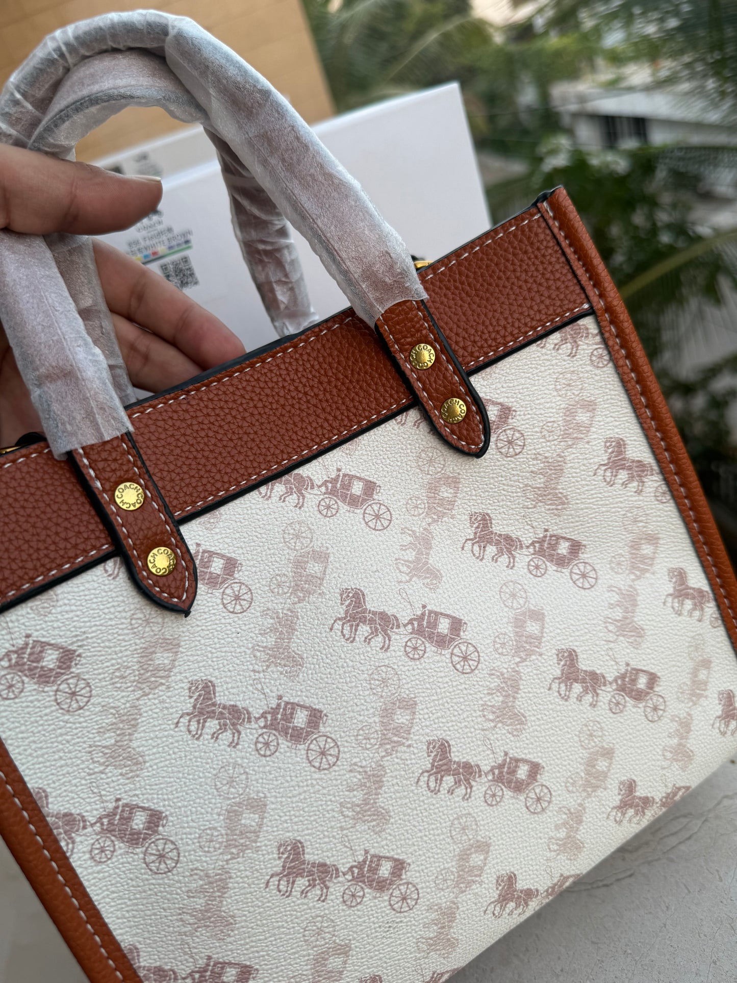 Coach Field tote 22 With Horse And Carriage Print