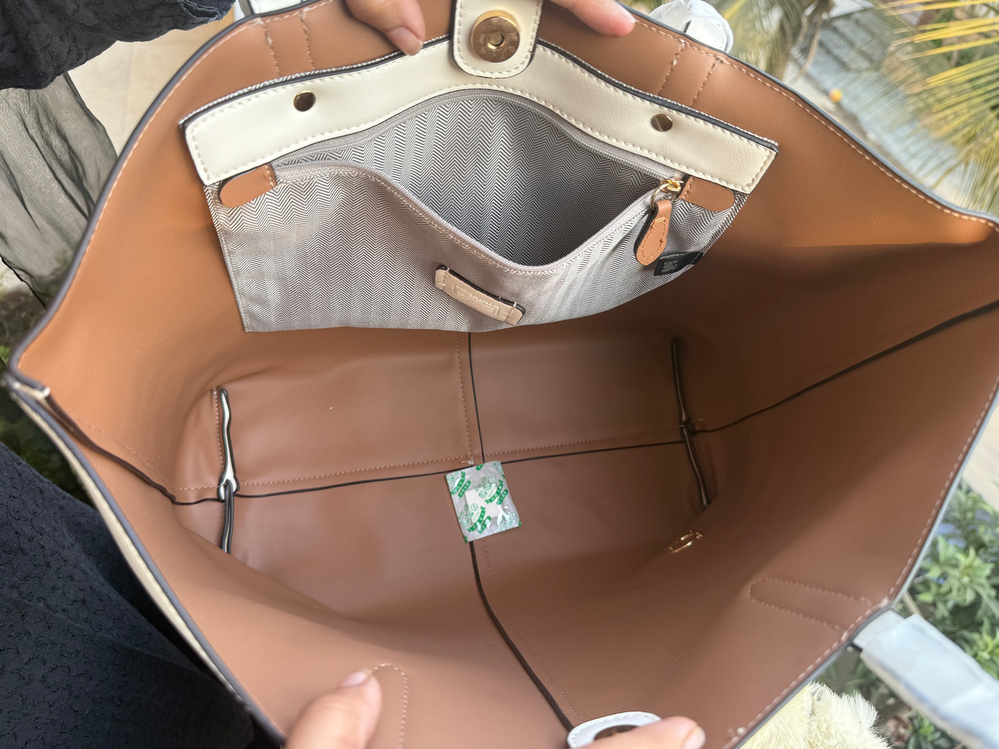 Coach North Tote Bag 32-Master Series