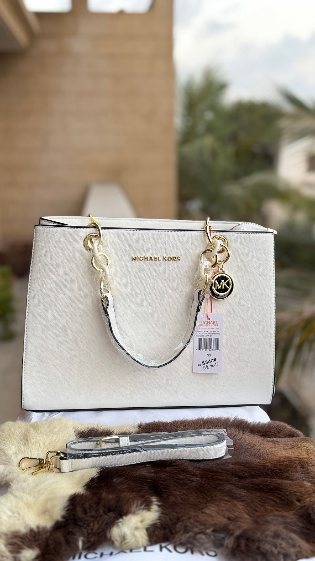 Michael Kors Tote-Master Plus series.