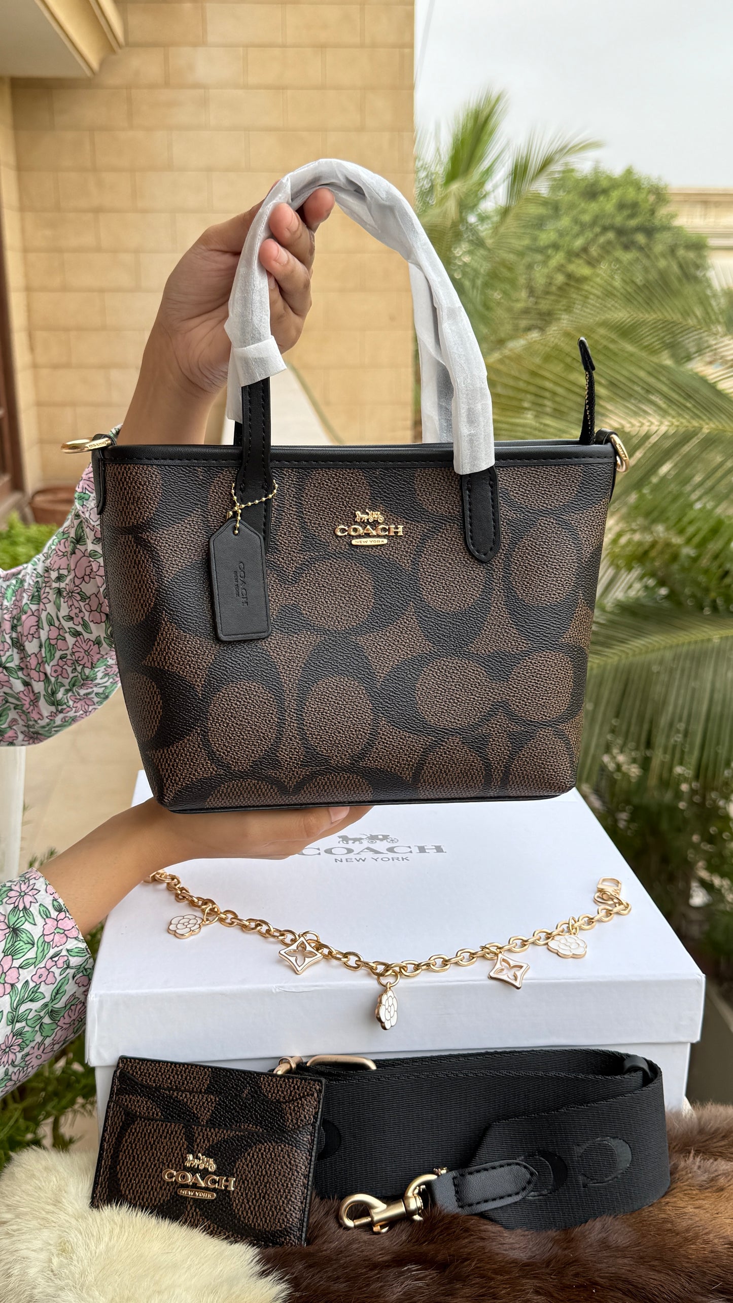 Coach City Mini Tote Bag-With Wallet & Charm Chain-Box Included-Master Plus Series.