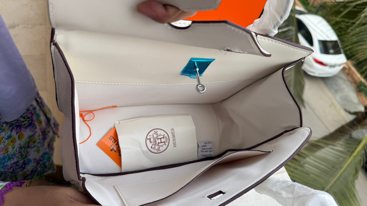 Hermès Birkin En Désordre 30
Master Series Without Box