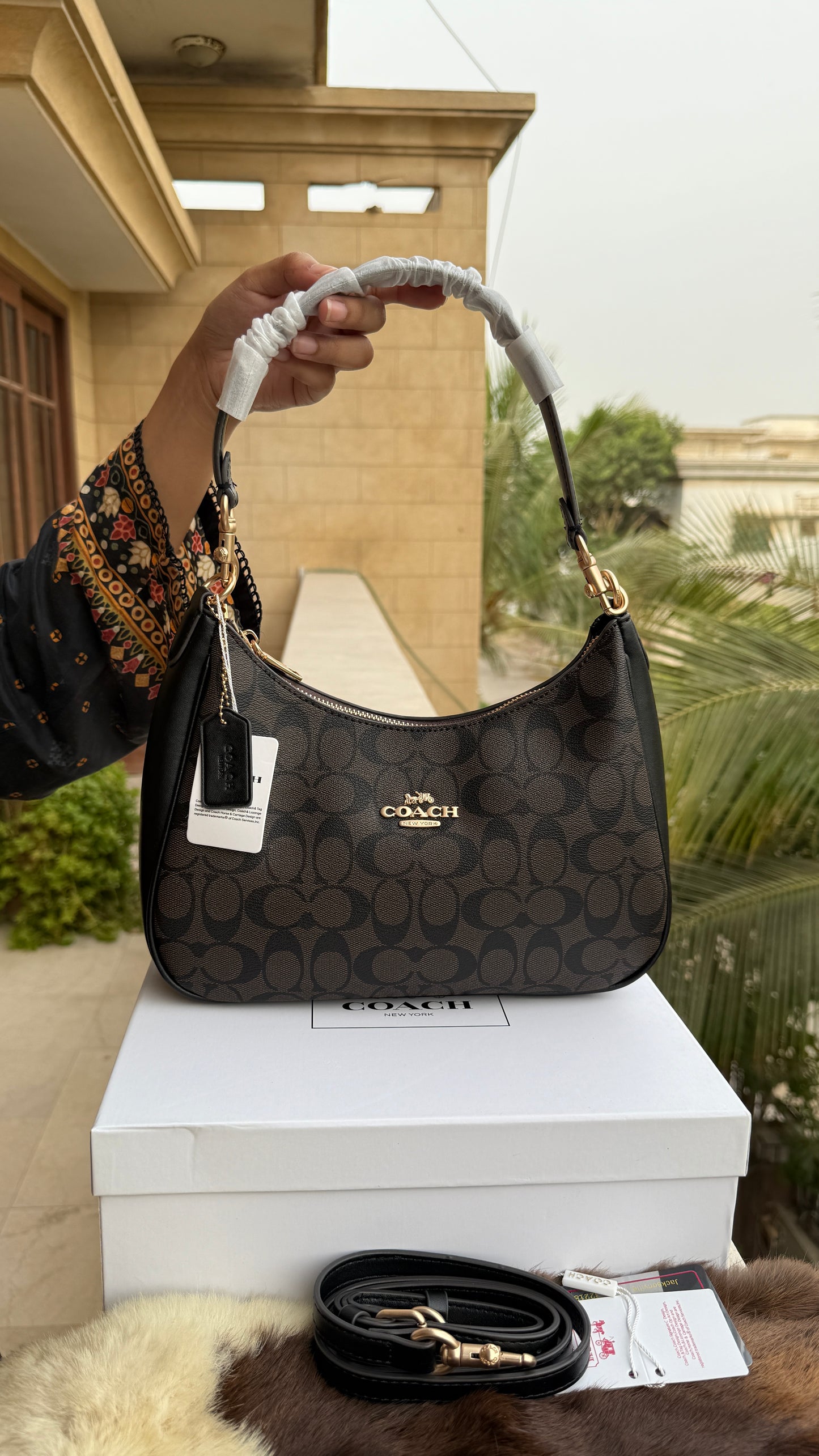 Coach Teri Hobo Large-With Box Master Series