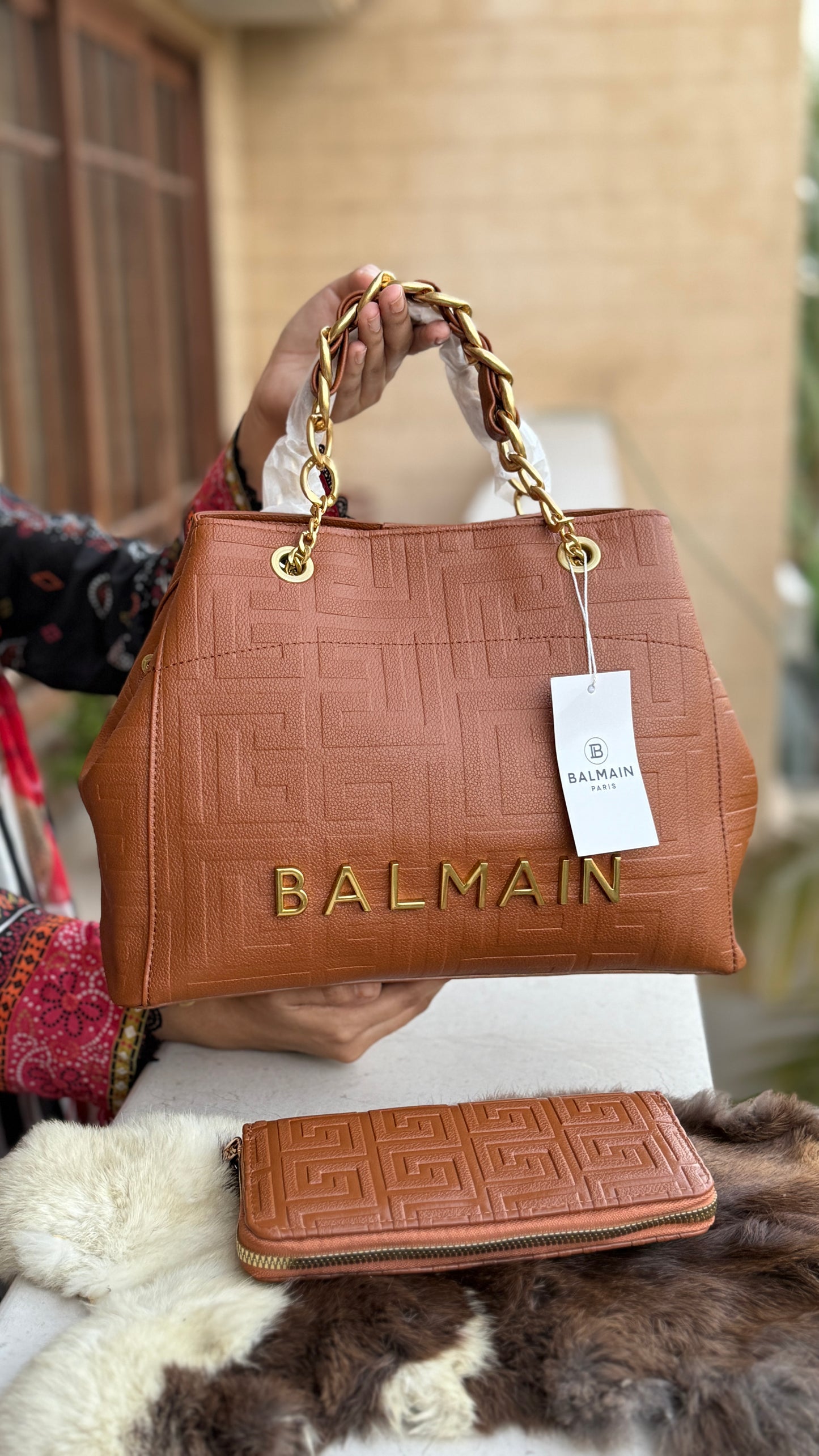 BALMAIN Large Tote With Balmain clutch