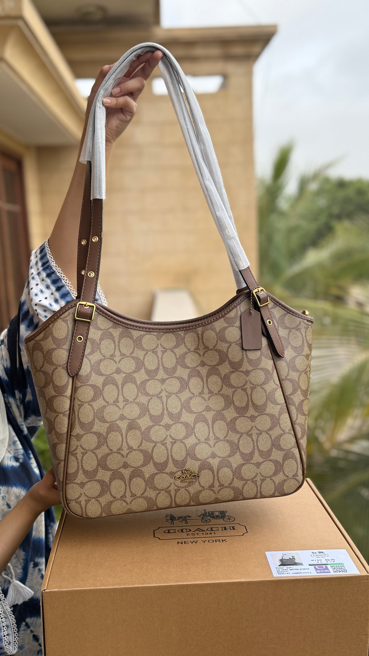 Coach Outlet Meadow Shoulder Bag-Folding Box-Master Series