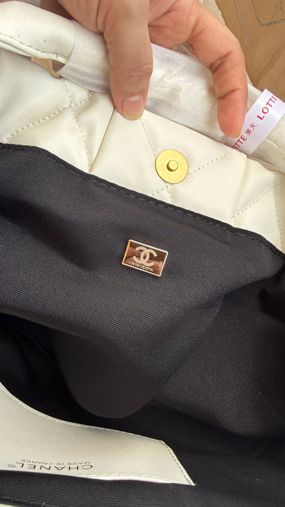 Chanel 25K Butterfly Bag-AAA-Box,Cards,Pictures etc