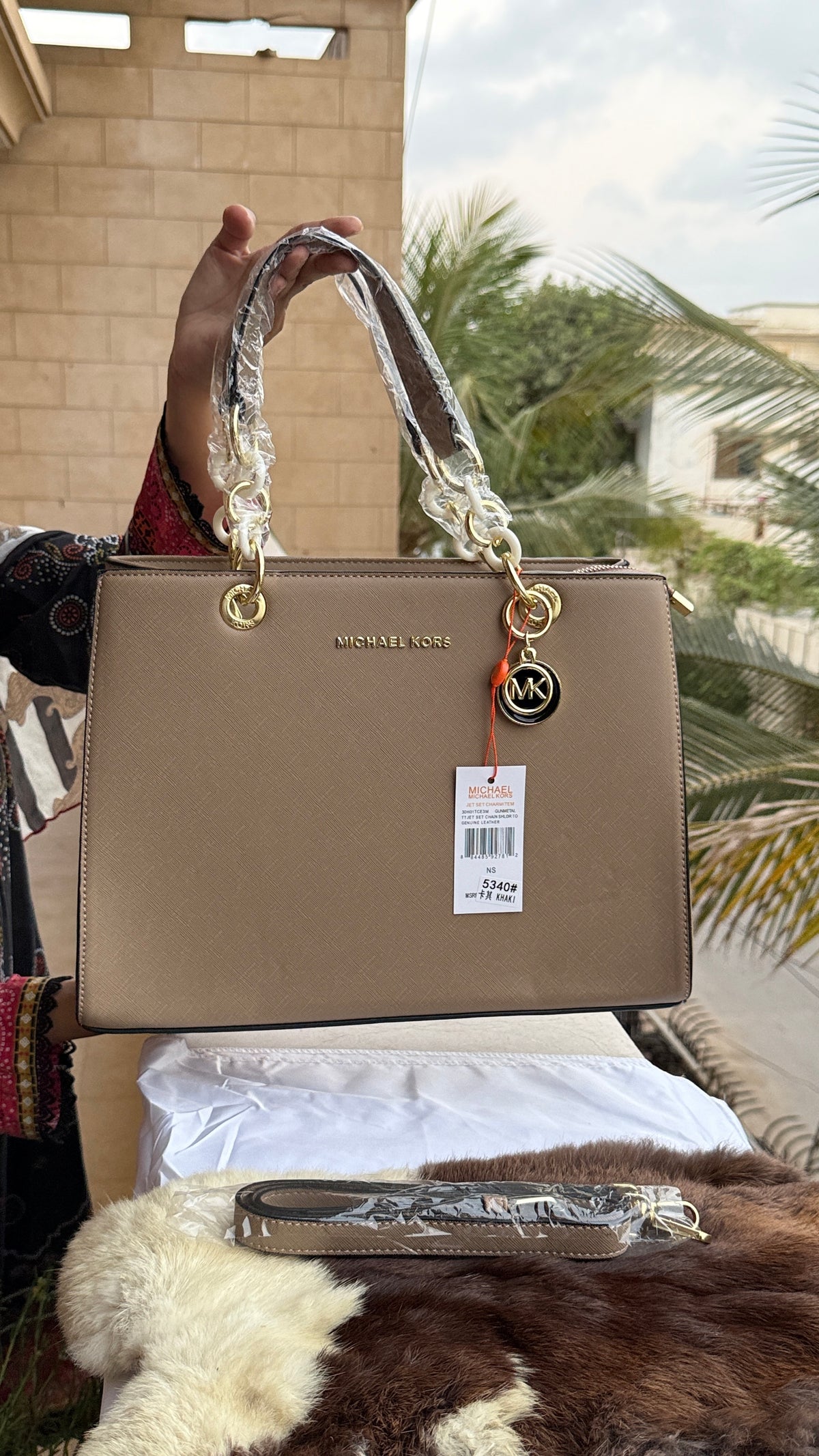 Michael Kors Tote-Master Plus series.
