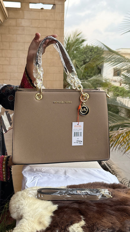 Michael Kors Tote-Master Plus series.