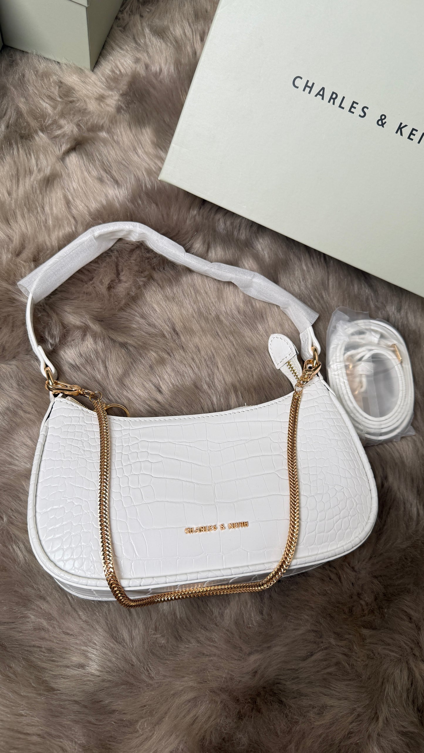 Charles & Keith Elspeth Croc-Effect Chain-Link Shoulder Bag