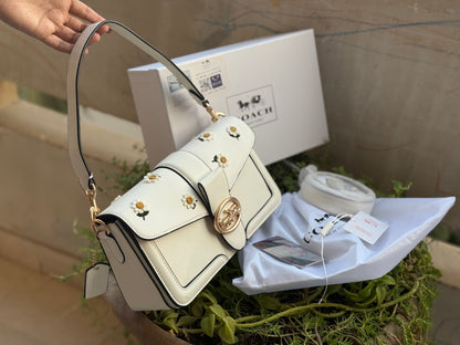 Coach Georgie shoulder bag in white with daisy embroidery.Same as original-Master Plus Series-Box included