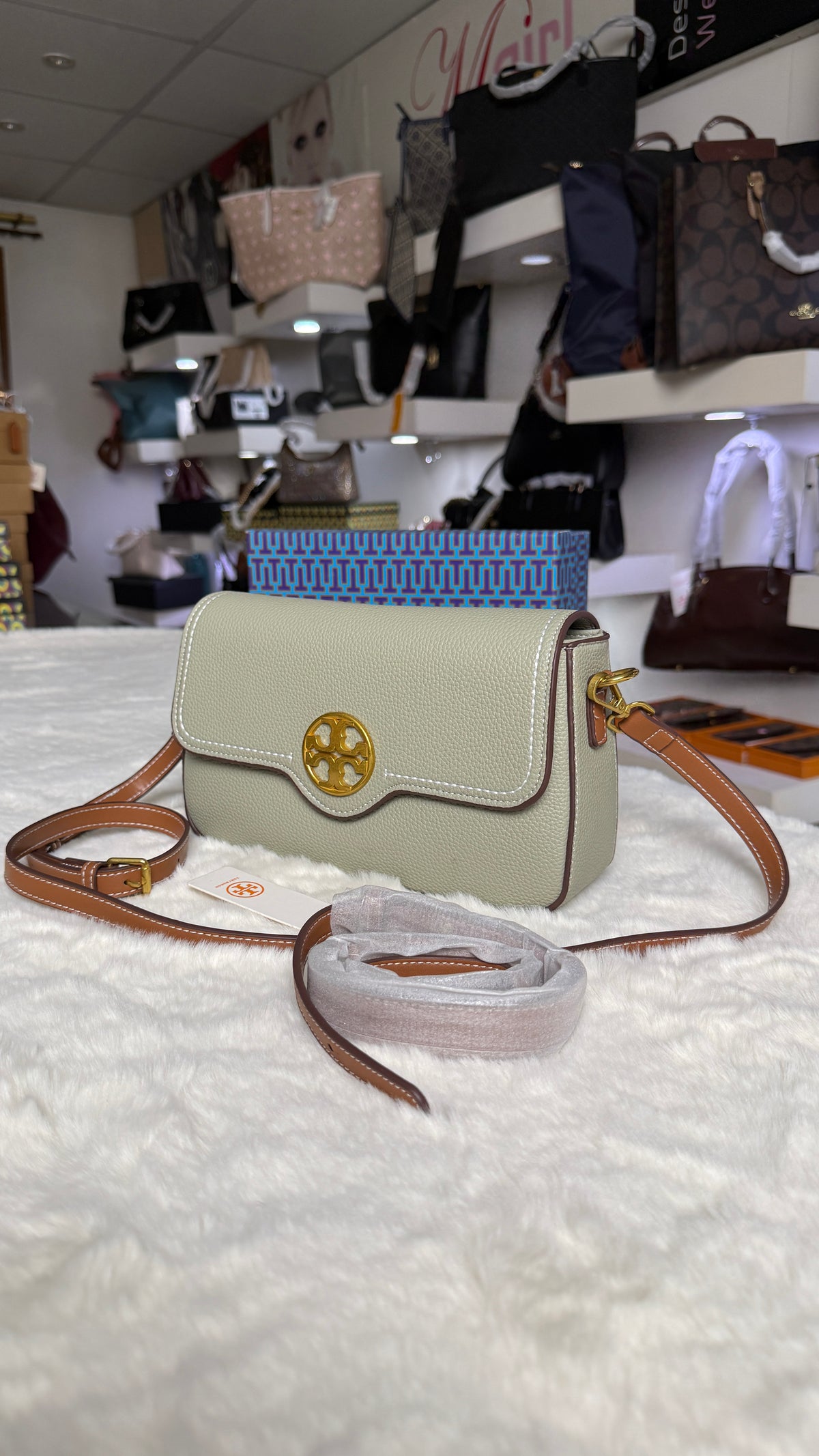 Tory burch Felix Flap Convertible-Master Series-Box Packaging