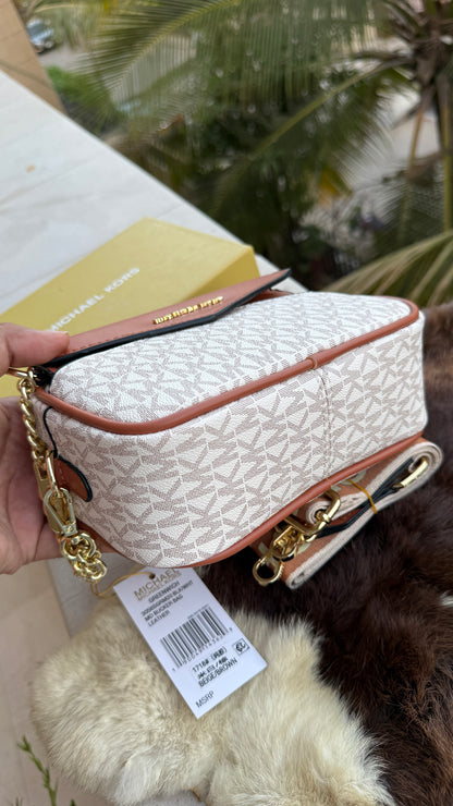 Michael Kors Crossbody With Detachable Wallet.