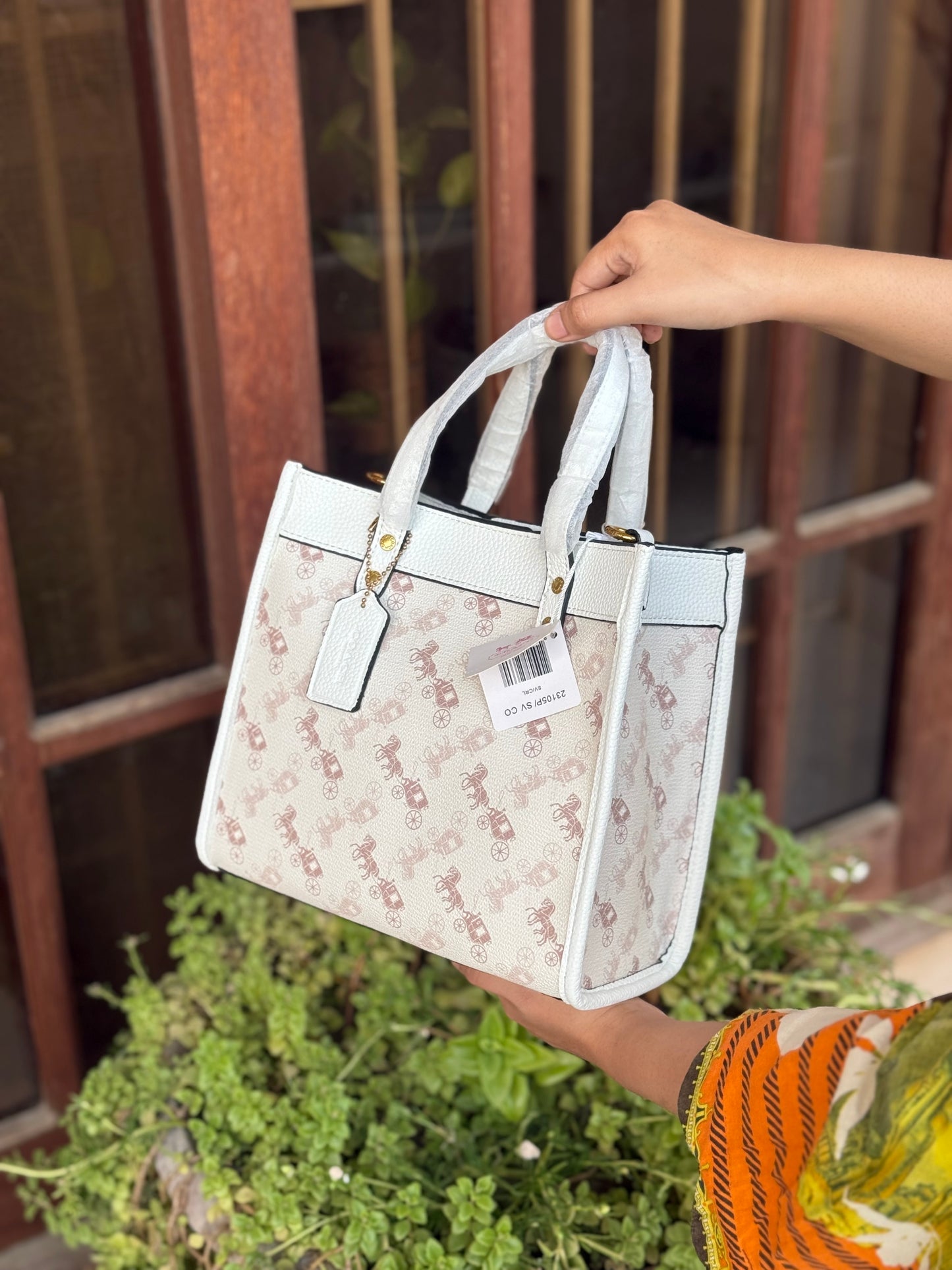 Coach Field tote 22 With Horse And Carriage Print