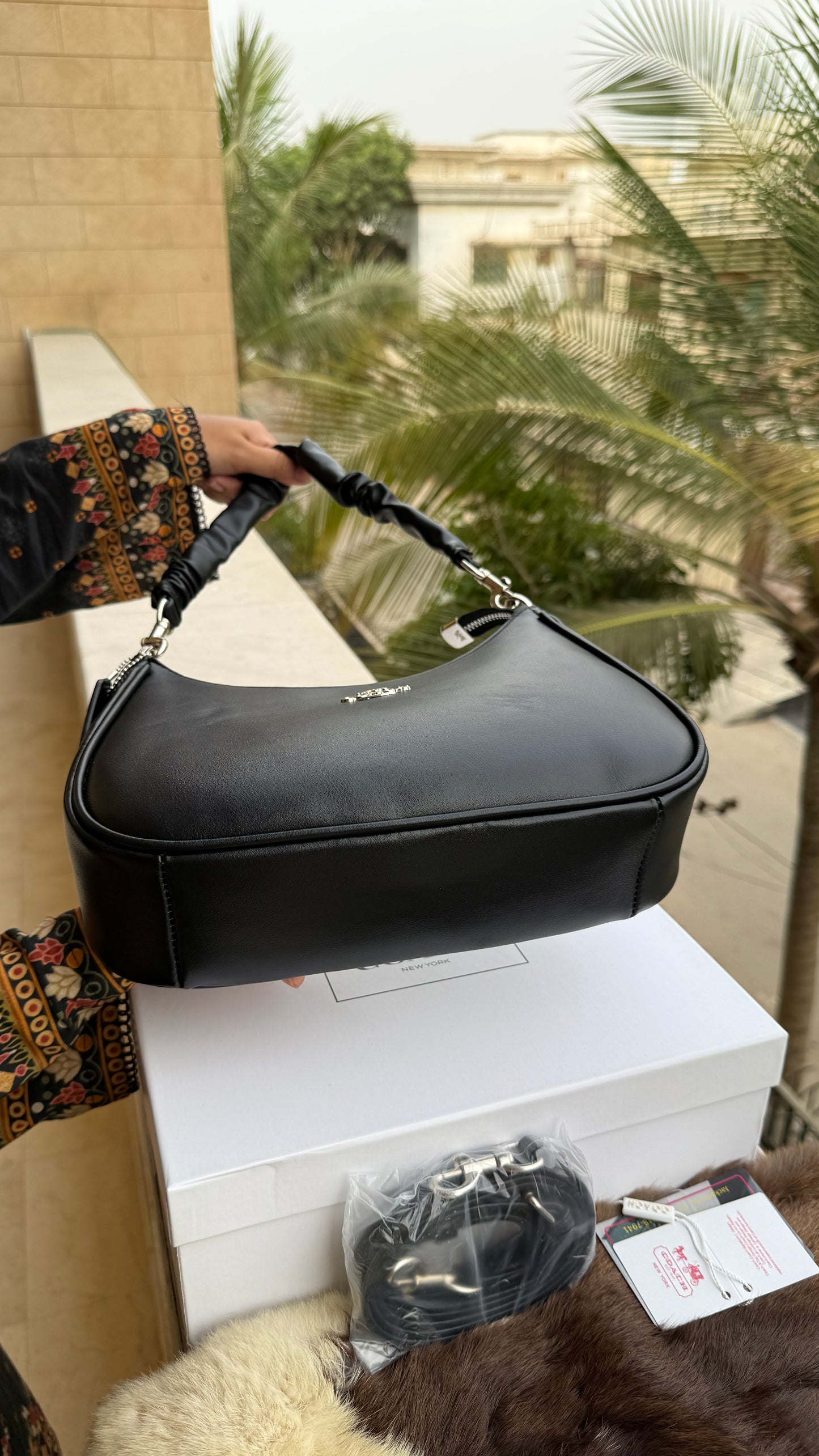 Coach Teri Hobo Large-With Box Master Series
