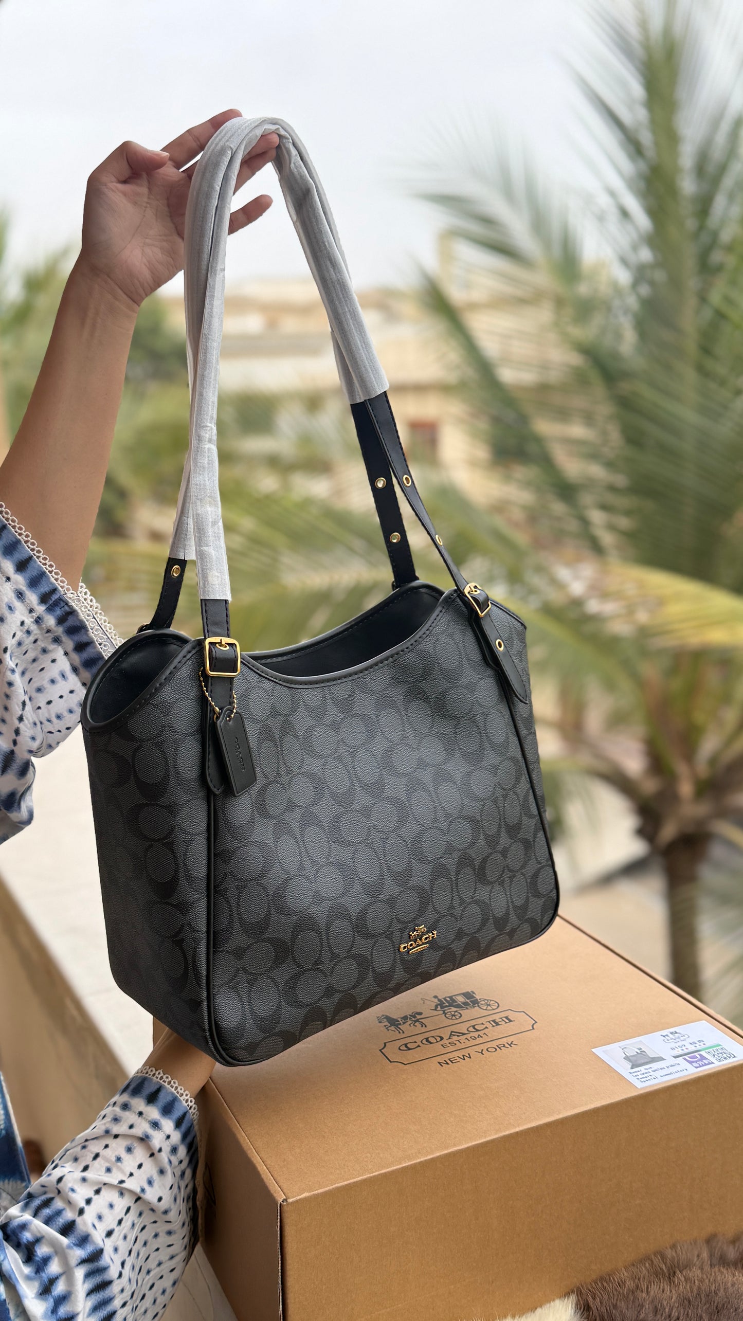 Coach Outlet Meadow Shoulder Bag-Folding Box-Master Series