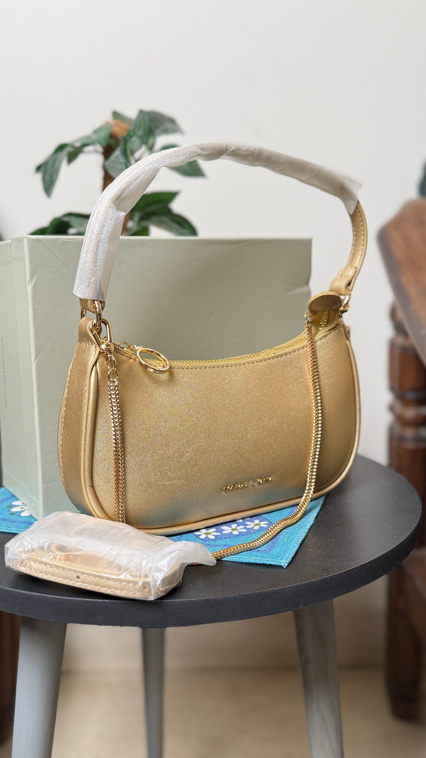 Charles & Keith Elspeth  Chain-Link Shoulder Bag.