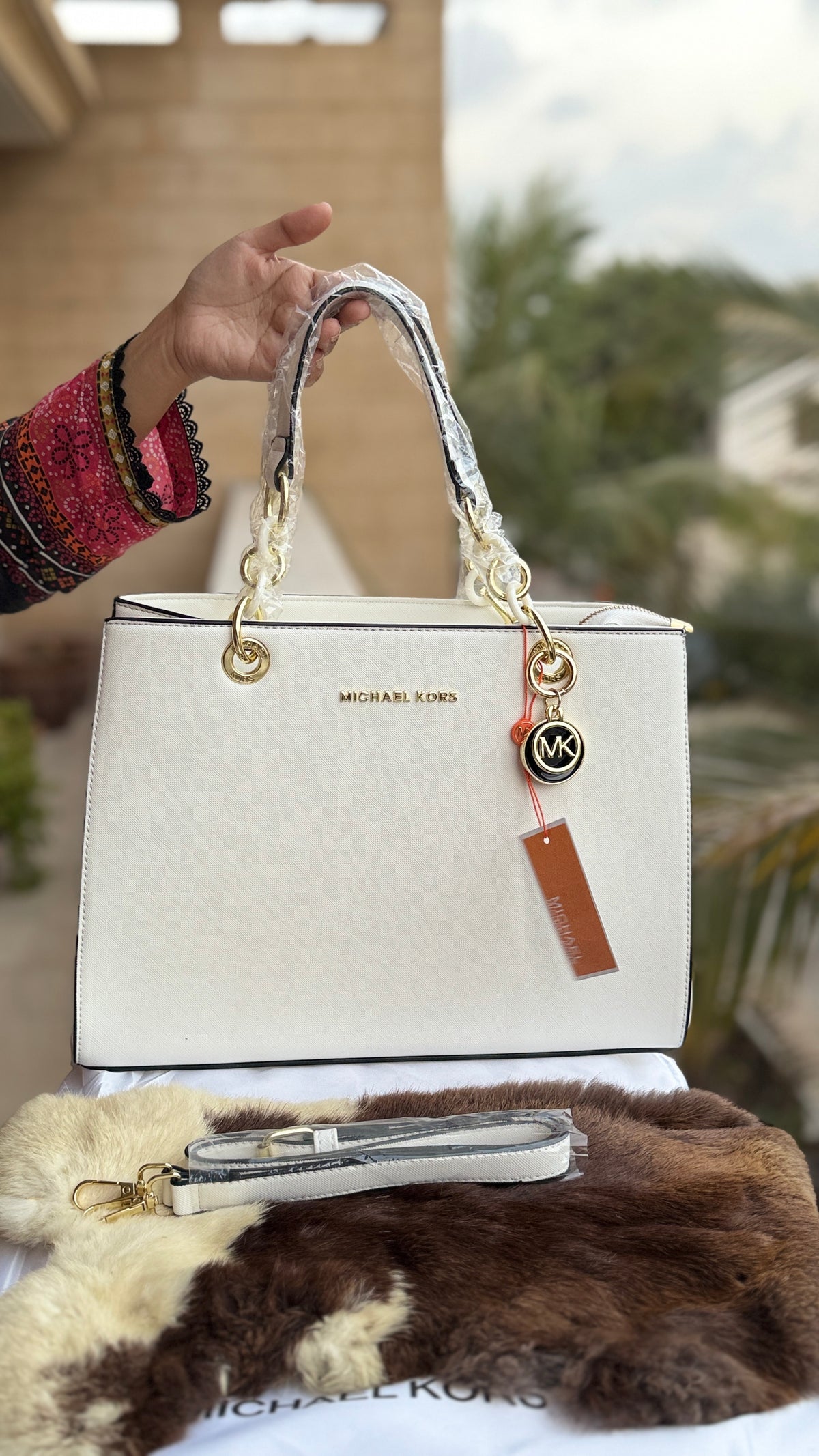 Michael Kors Tote-Master Plus series.