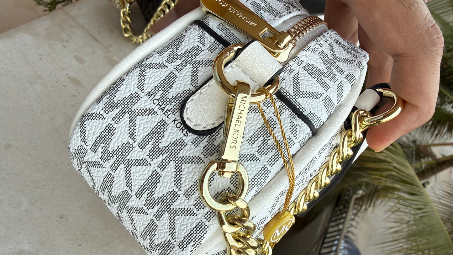 Michael Kors Crossbody With Detachable Wallet.