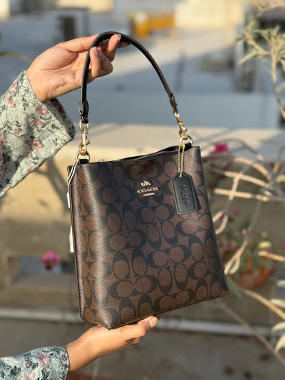 Coach Mollie 22 Bucket Bag Master Plus Series With box