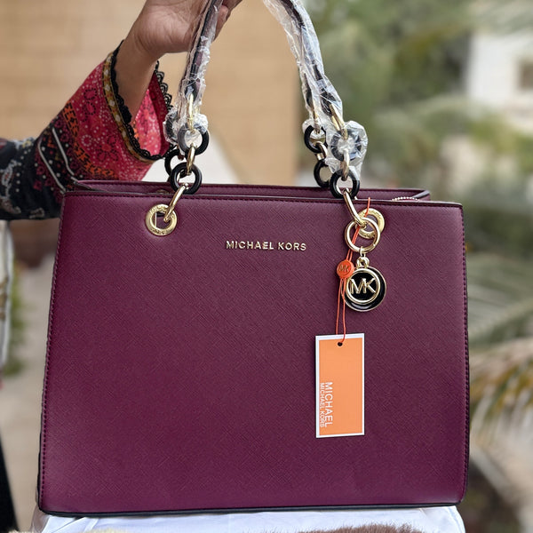 Michael Kors Tote-Master Plus series.