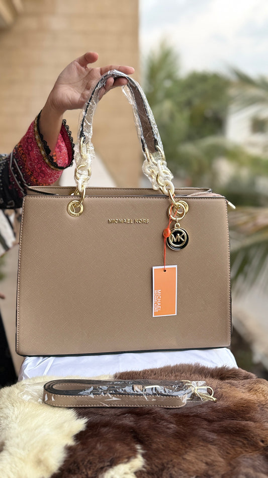 Michael Kors Tote-Master Plus series.