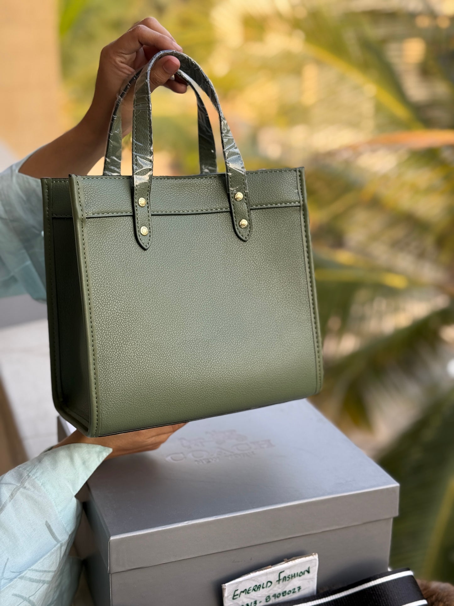 Coach Field tote 22 With Box Packaging ( Master Series ) at Promotional Price