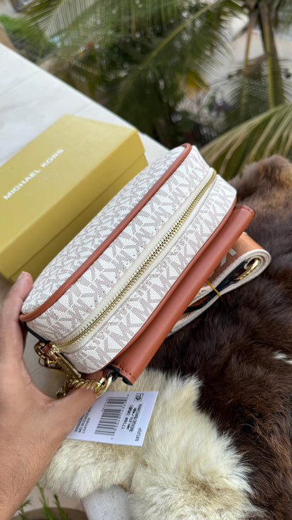 Michael Kors Crossbody With Detachable Wallet.