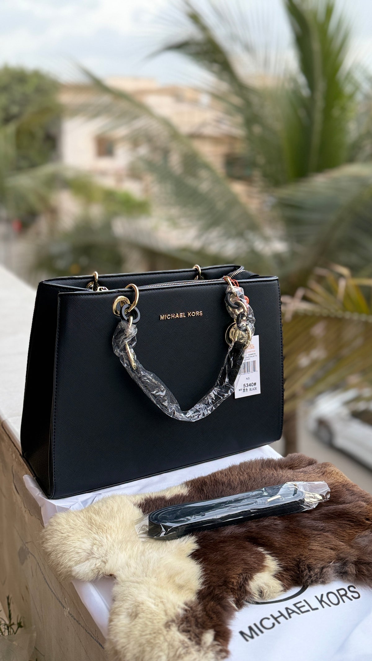 Michael Kors Tote-Master Plus series.