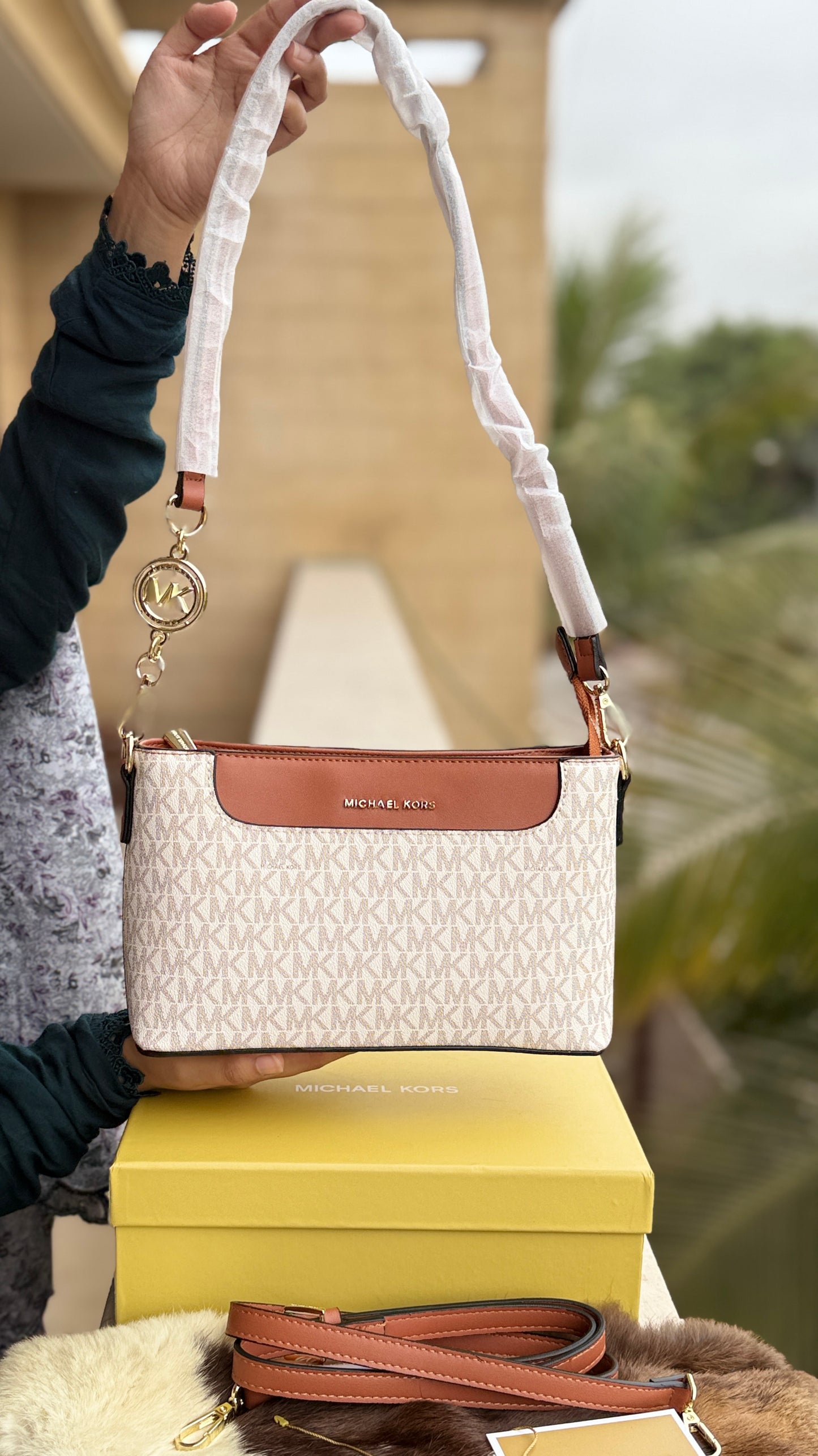 Michael Kors Crossbody/Shoulder Bag Master Series With box