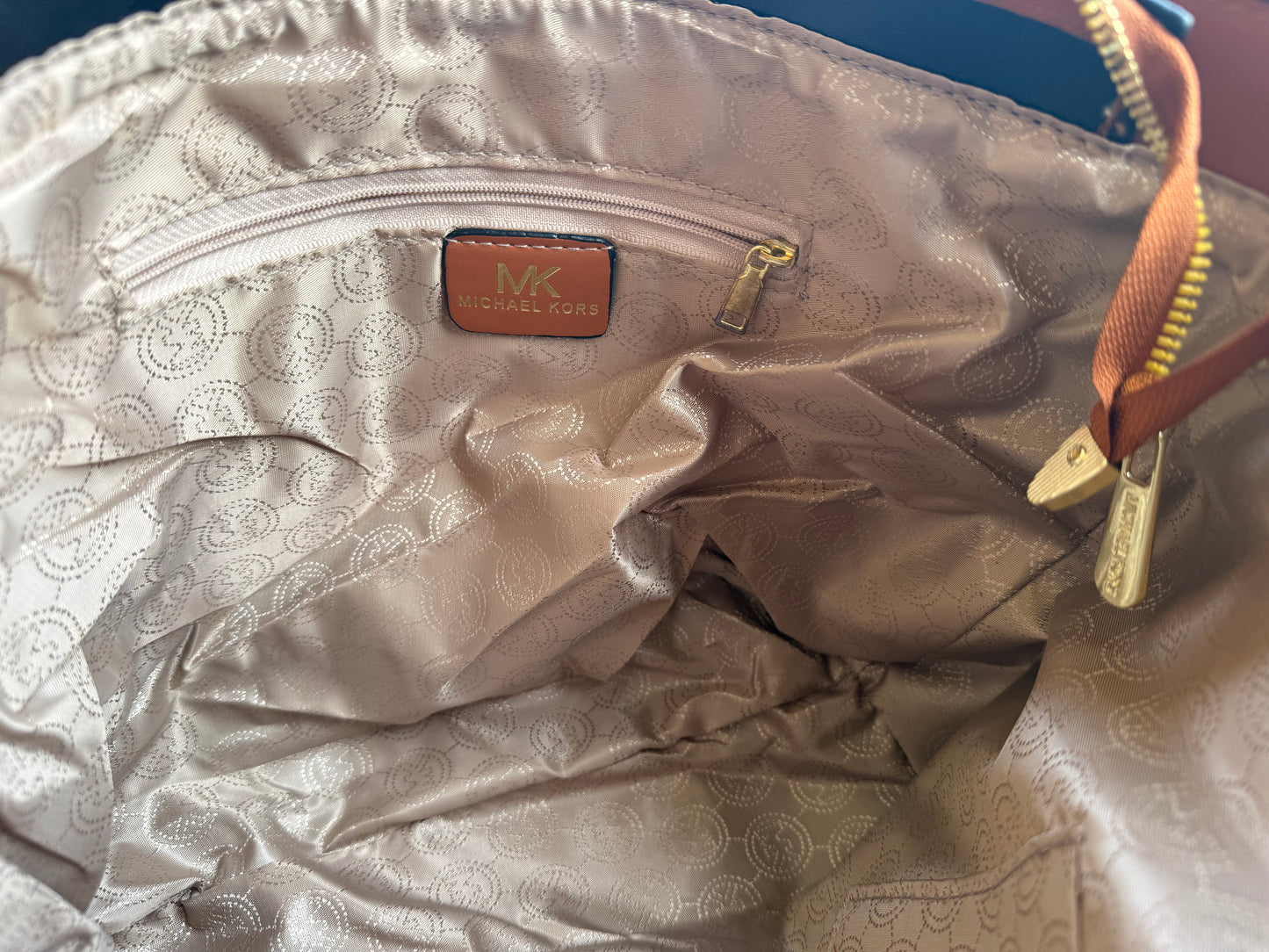 Michael Kors Tote Basic Budget Series