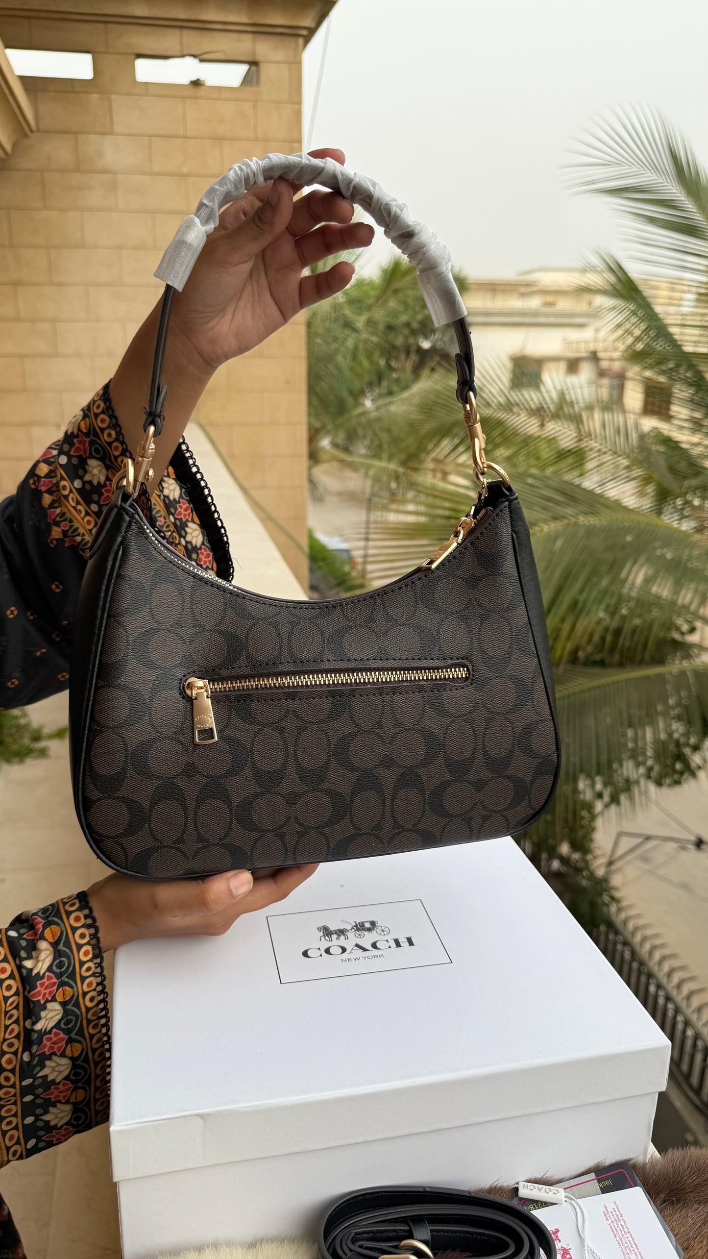 Coach Teri Hobo Large-With Box Master Series
