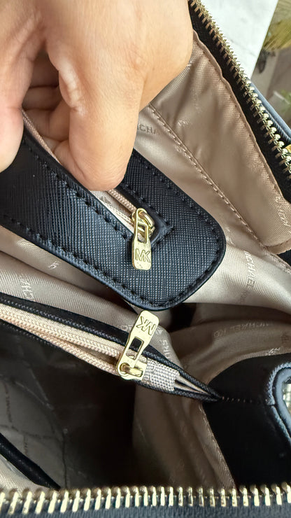 Michael Kors Tote-Master Plus series.