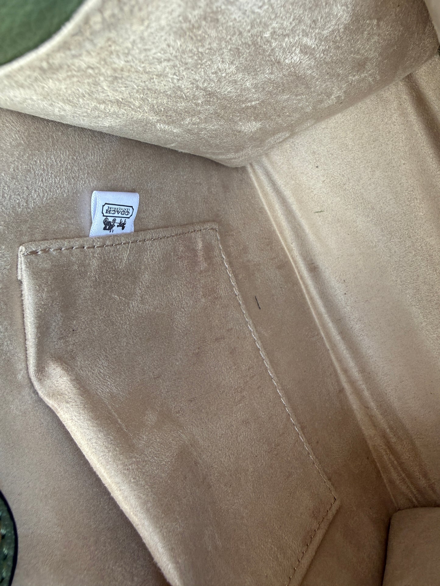 Coach Field tote 22 With Box Packaging ( Master Series ) at Promotional Price