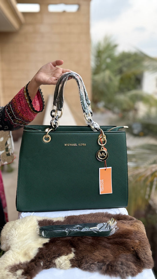 Michael Kors Tote-Master Plus series.