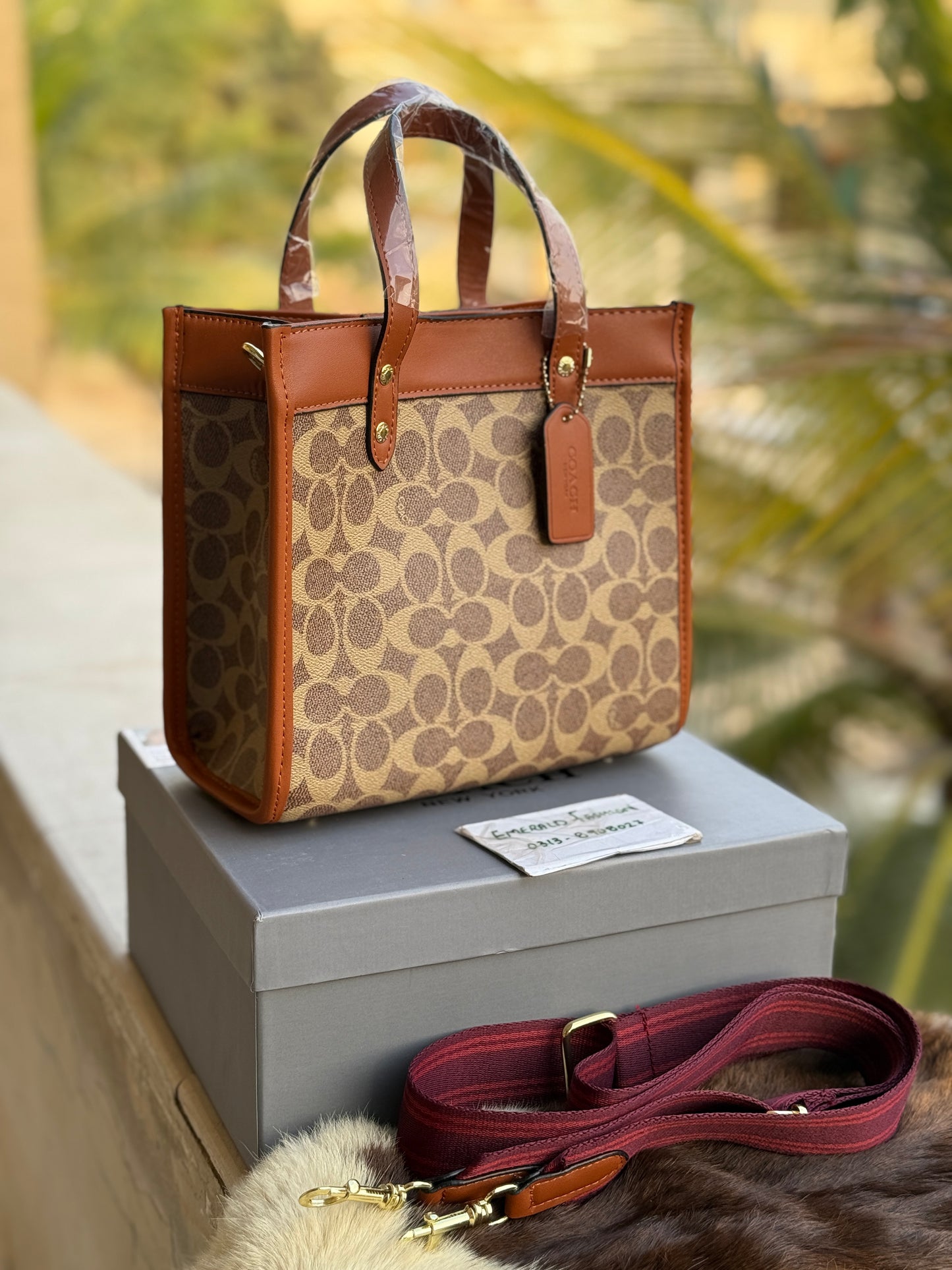 Coach Field tote 22 With Box Packaging ( Master Series ) at Promotional Price