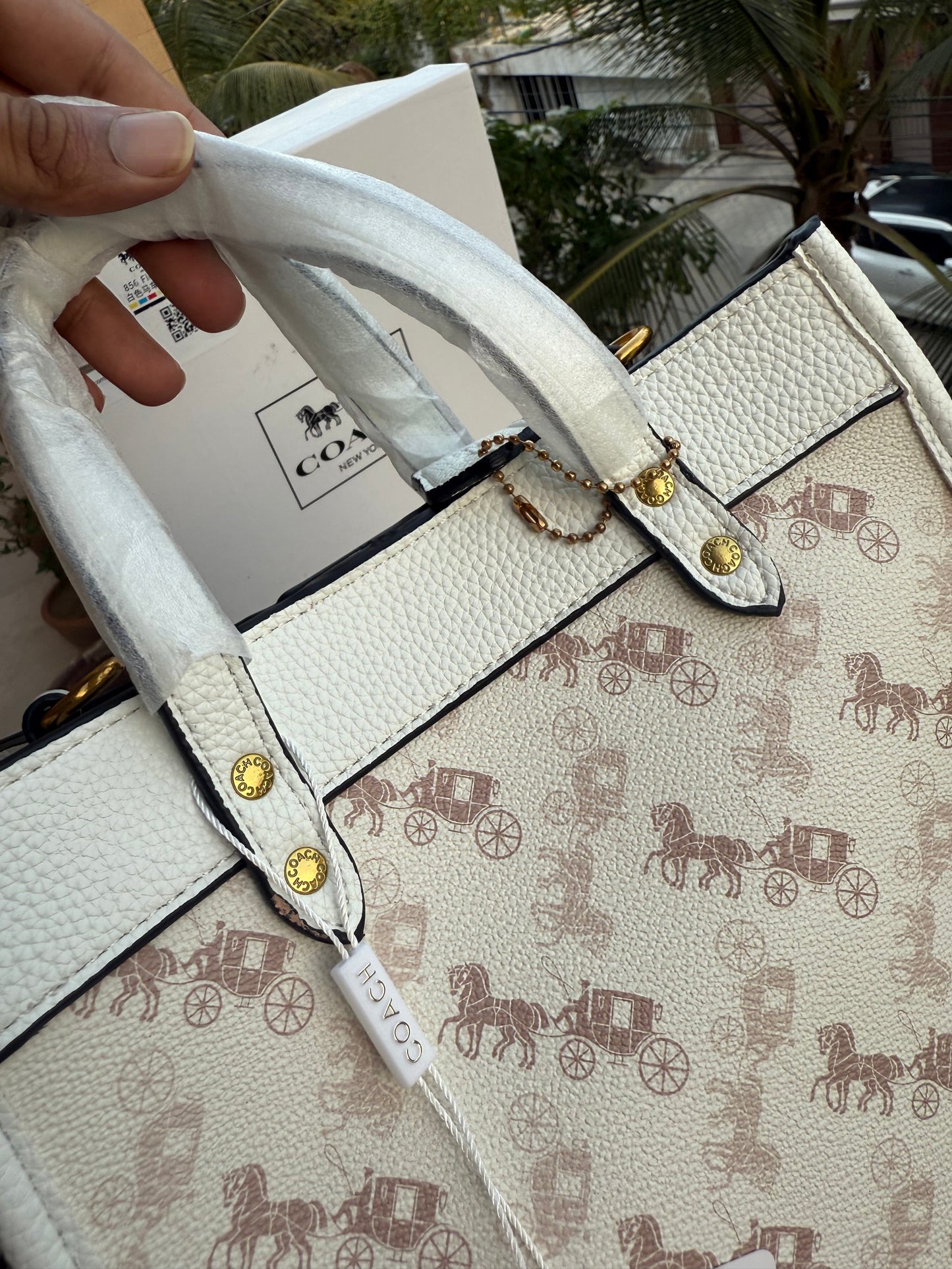 Coach Field tote 22 With Horse And Carriage Print