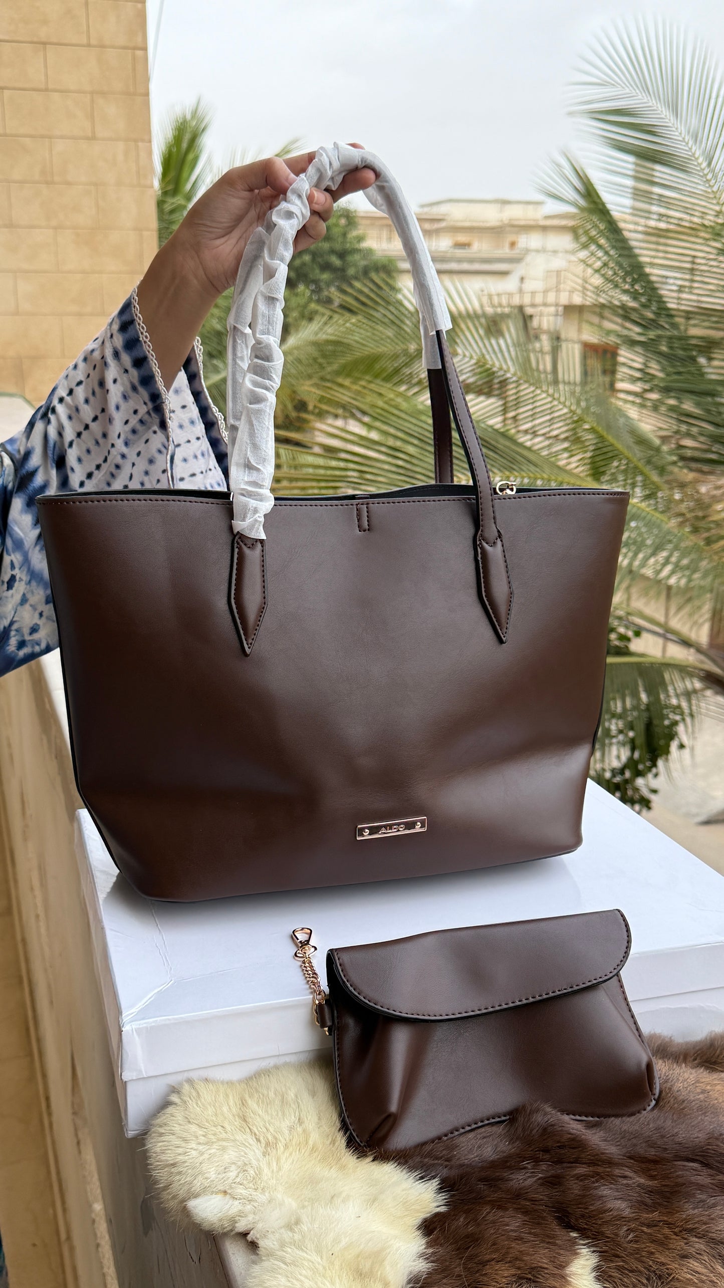 Aldo Tote-With Card Wallet & Pouch-With Box-Master Series