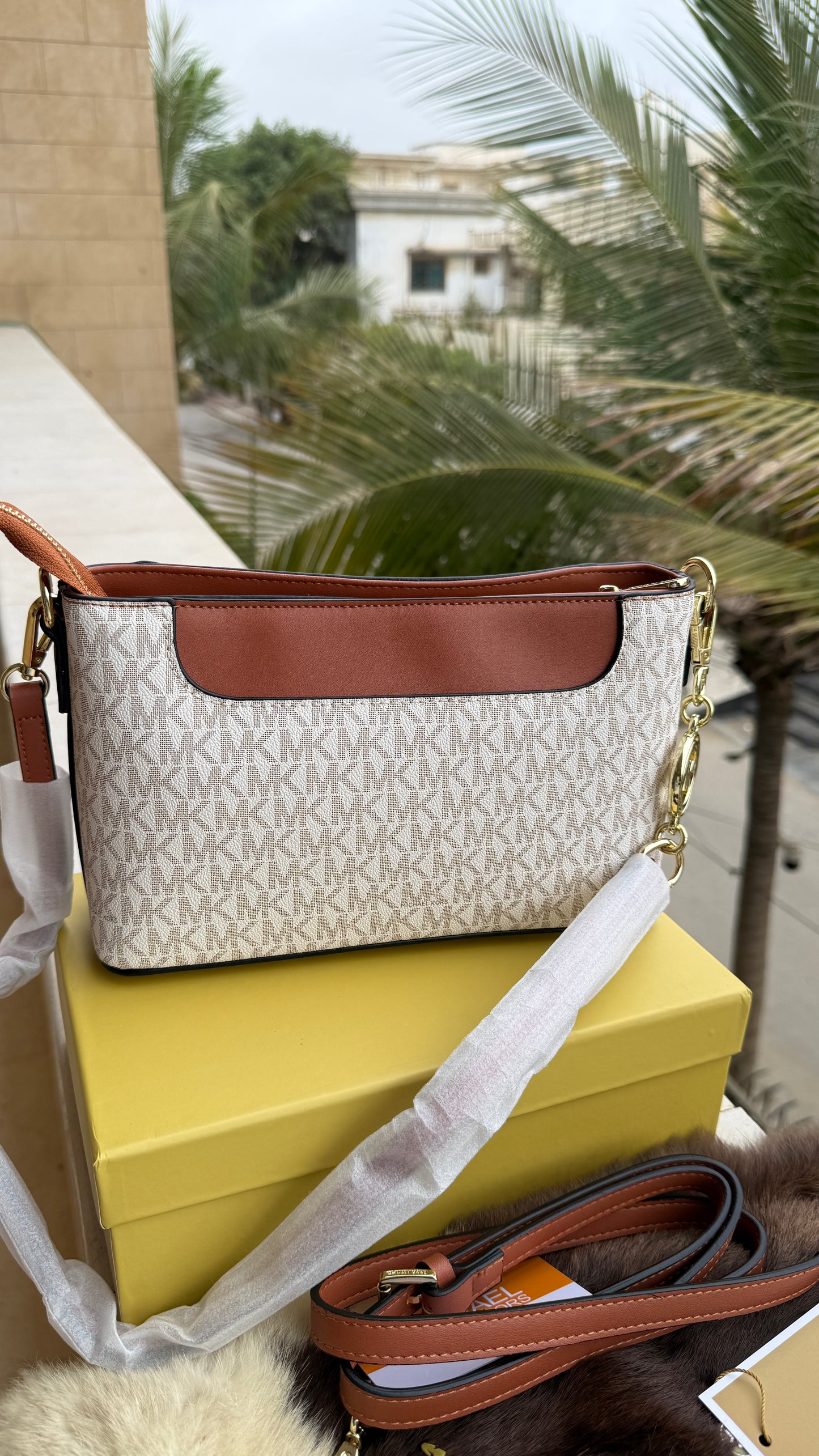 Michael Kors Crossbody/Shoulder Bag Master Series With box