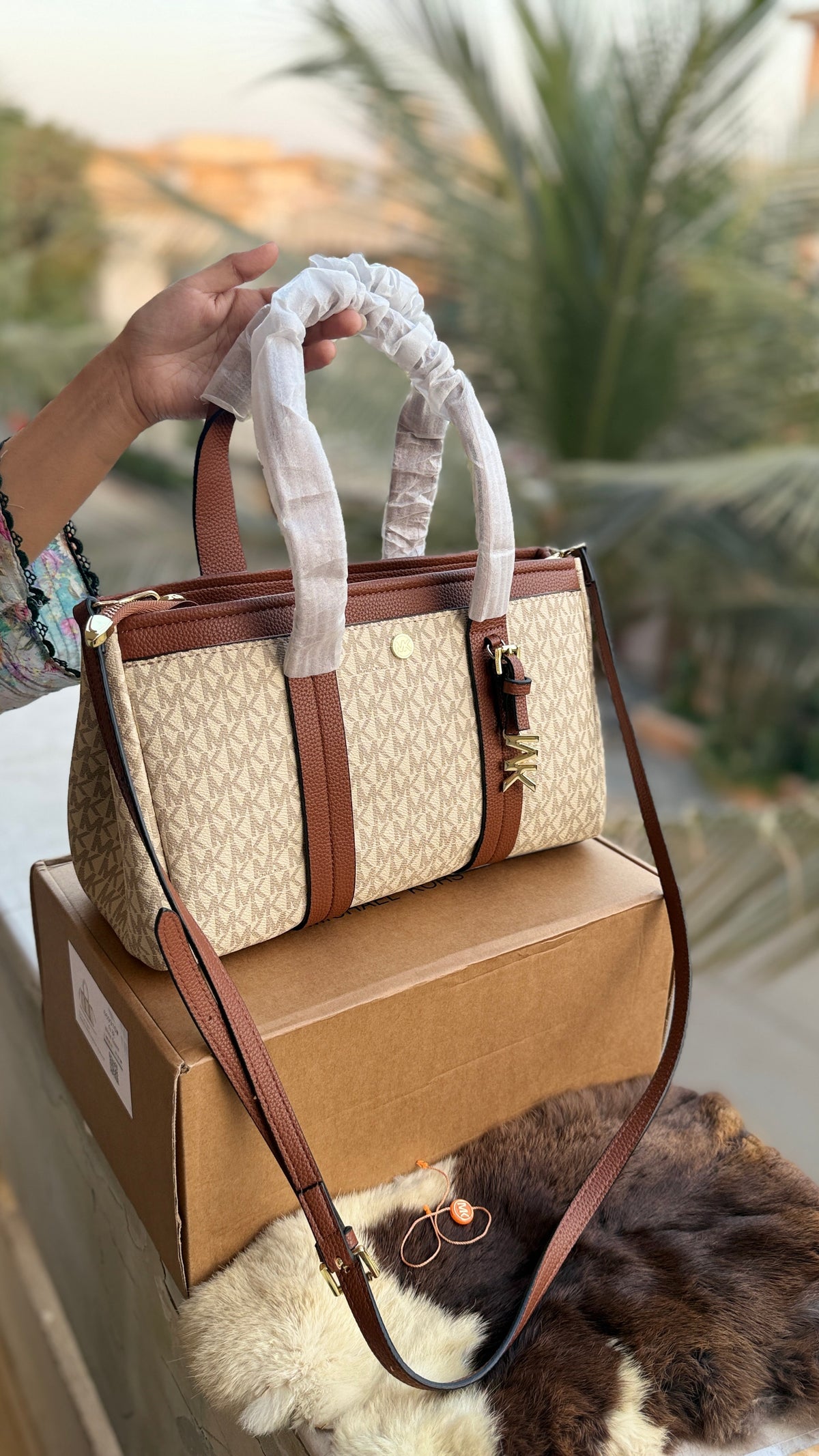 Michael Kors Romee Satchel-Master Plus Series-Folding Box