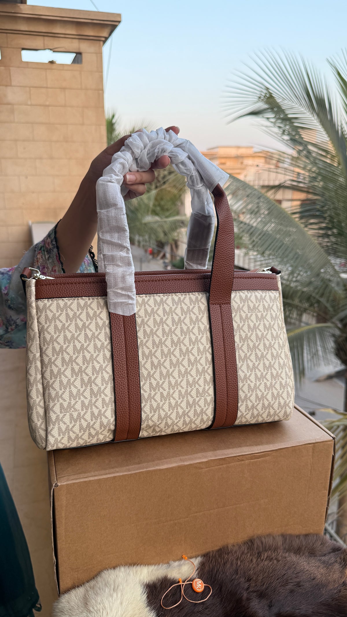 Michael Kors Romee Satchel-Master Plus Series-Folding Box