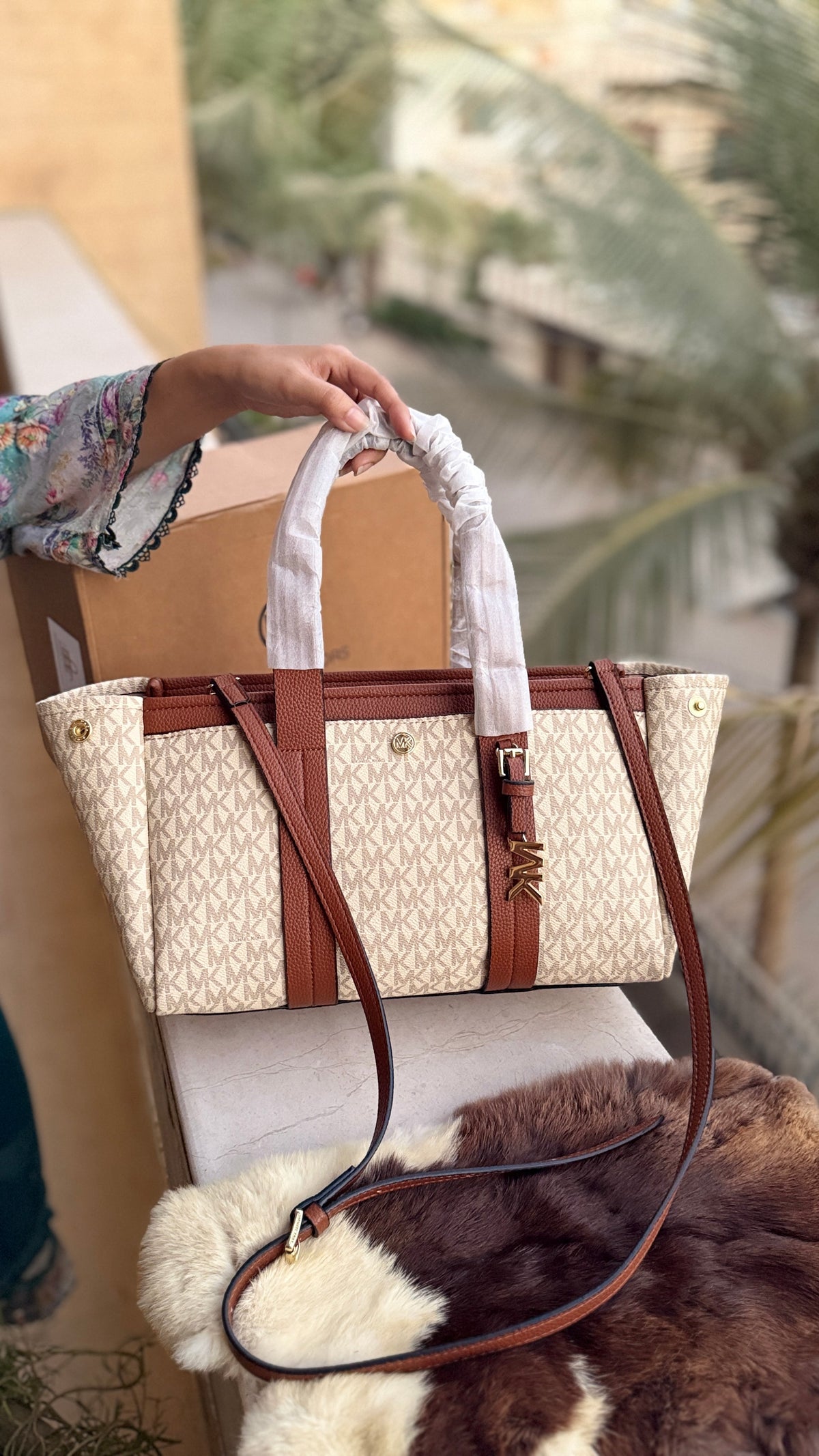 Michael Kors Romee Satchel-Master Plus Series-Folding Box